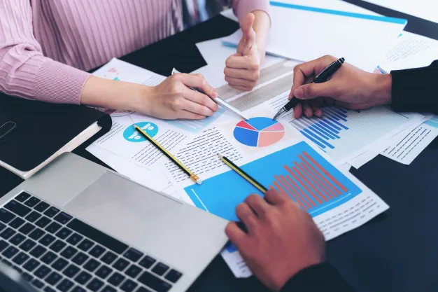 Logiciels informatiques sur mesure